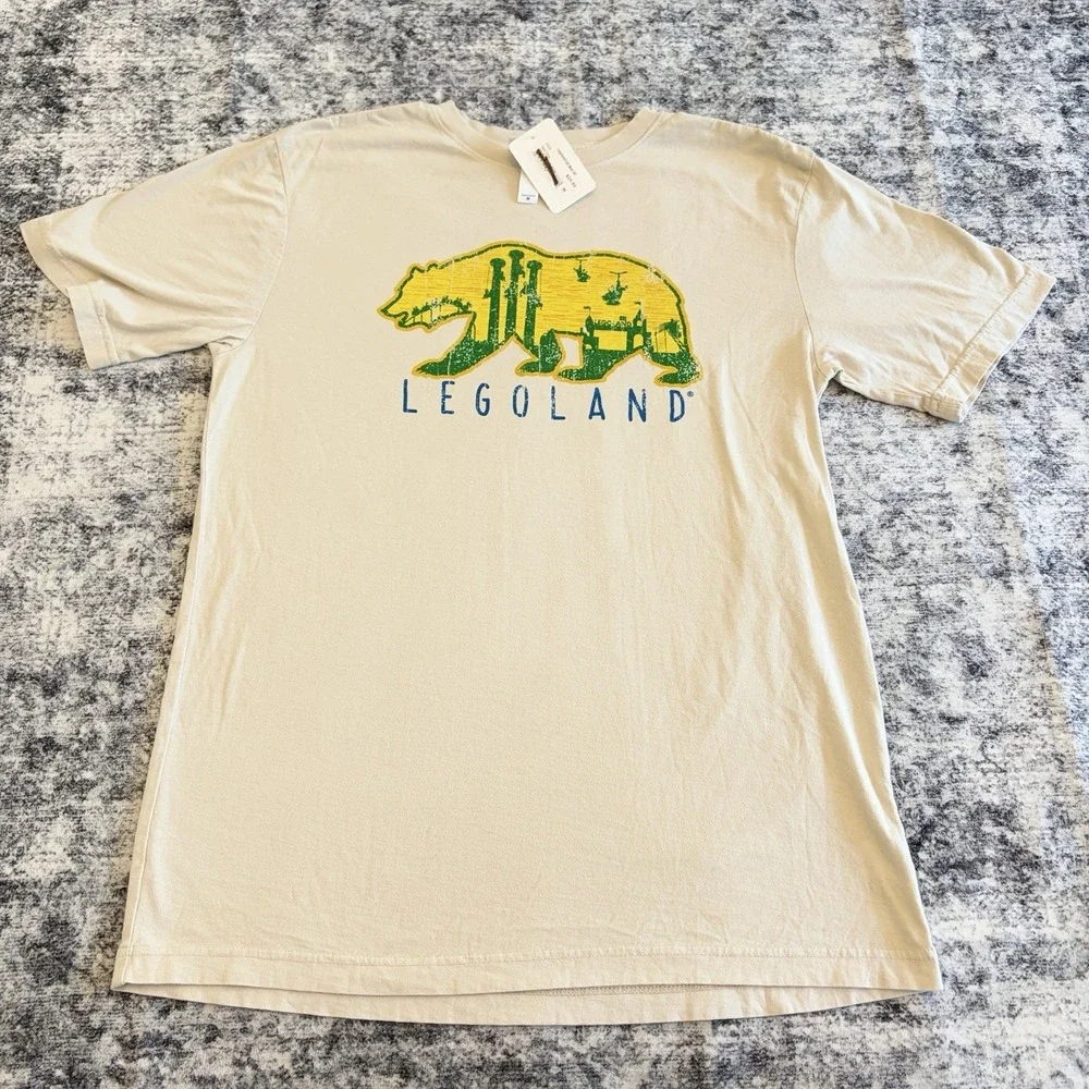 Legoland California Bear Logo New Men's‎ Shirt Size Medium Tan Lightweight Tee